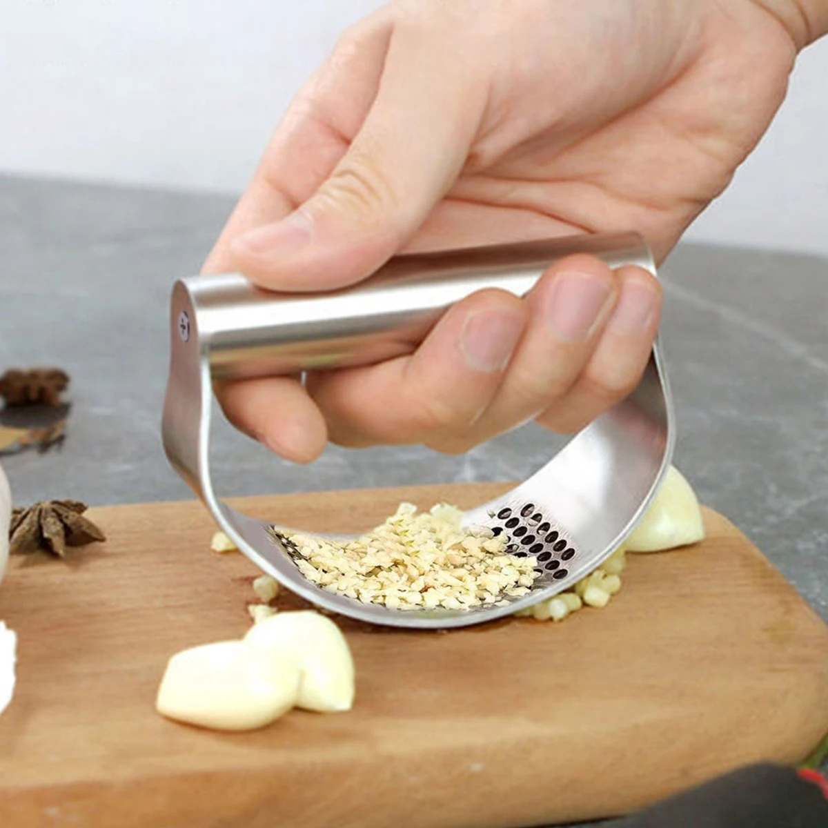 WORTHBUY Manual Stainless Steel Garlic Press - Image 2